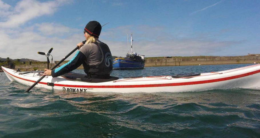 HOW TO USE WIND POWER AND SOLAR POWER ON A BOAT